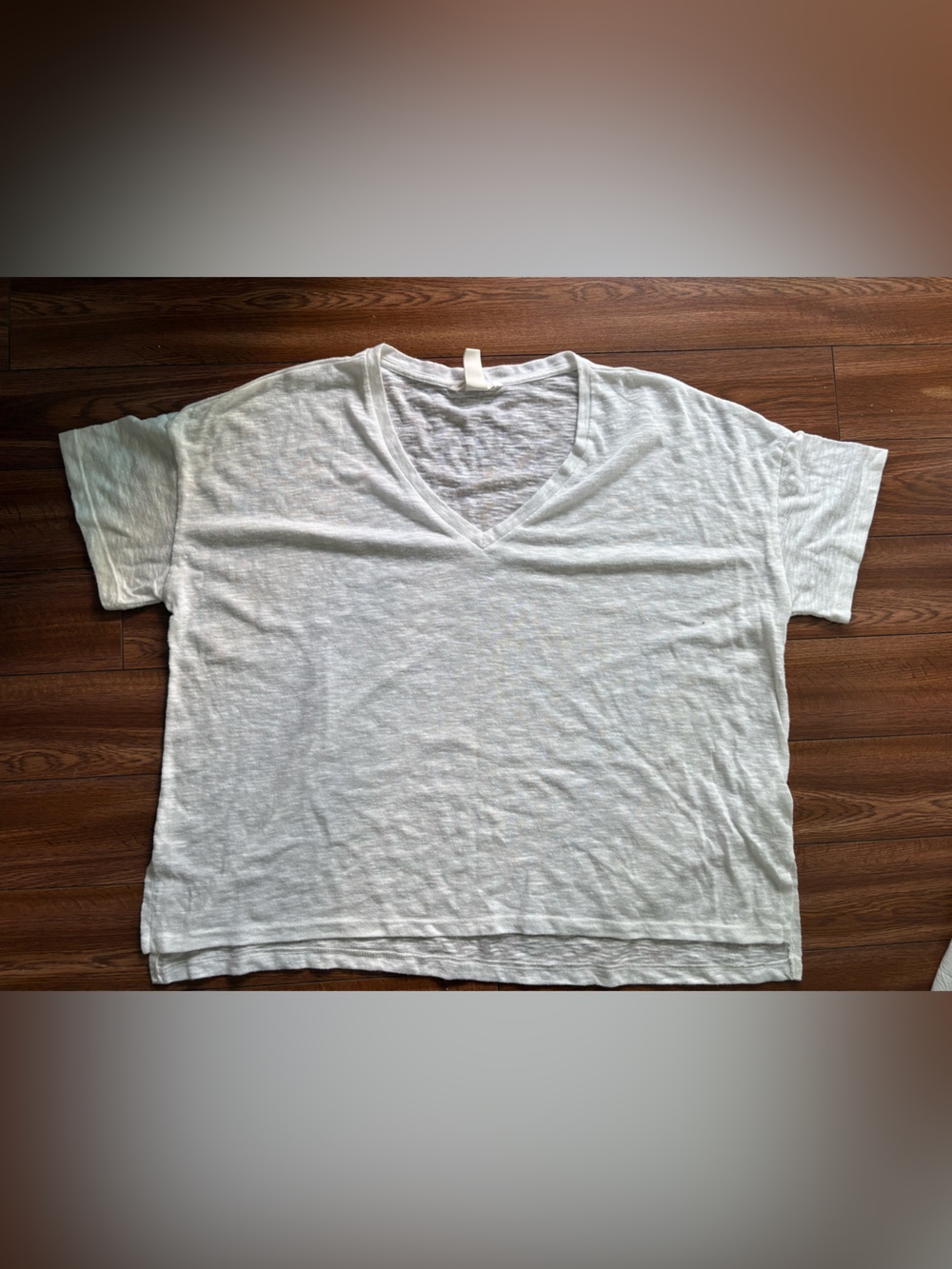 H&M Men's V-Neck Short Sleeve Tee - white